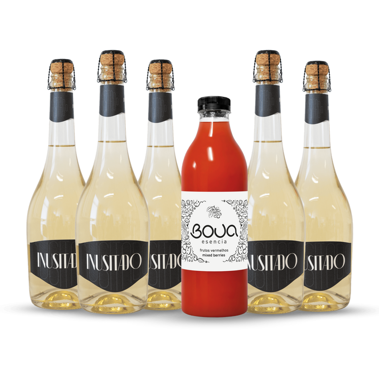 Garrafa de preparado para sangria BOUA Esencia Frutos Vermelhos, com garrafas de espumante INUSITADO.