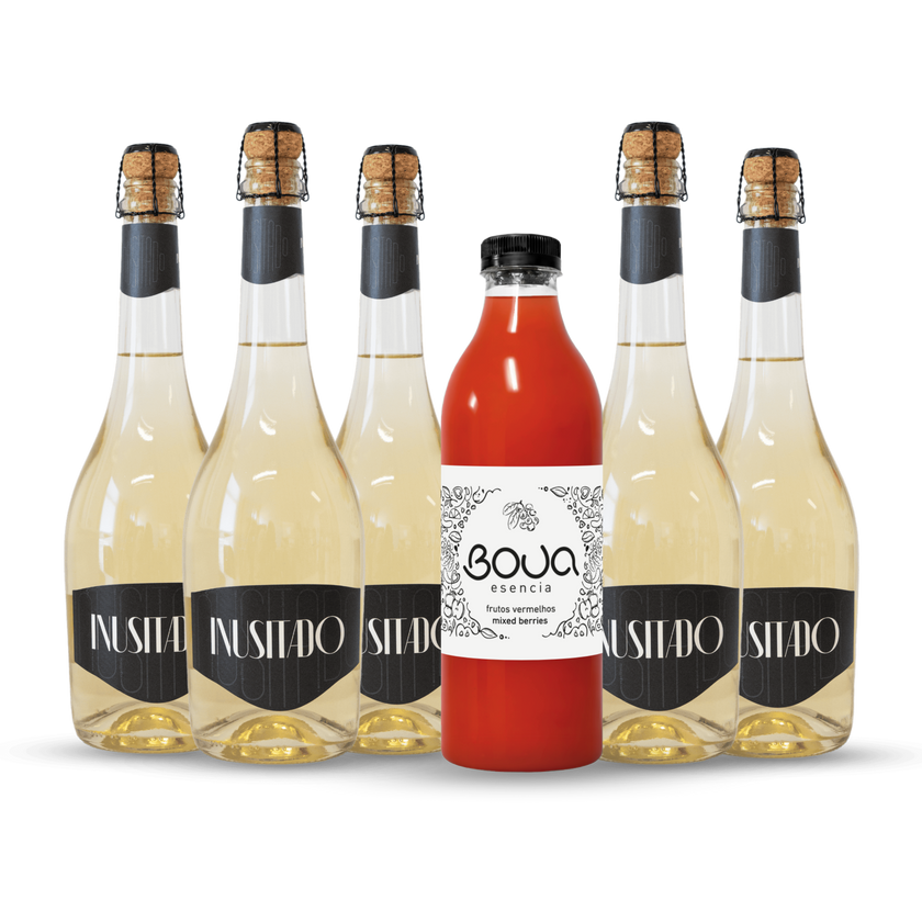 Garrafa de preparado para sangria BOUA Esencia Frutos Vermelhos, com garrafas de espumante INUSITADO.