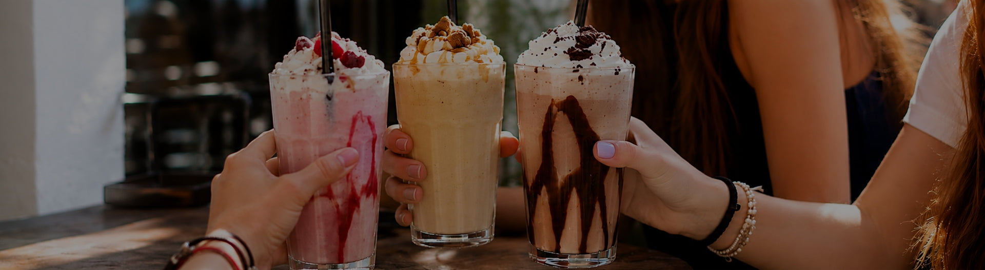 Três bebidas cremosas de sabores variados preparadas com bases DOuMIX?