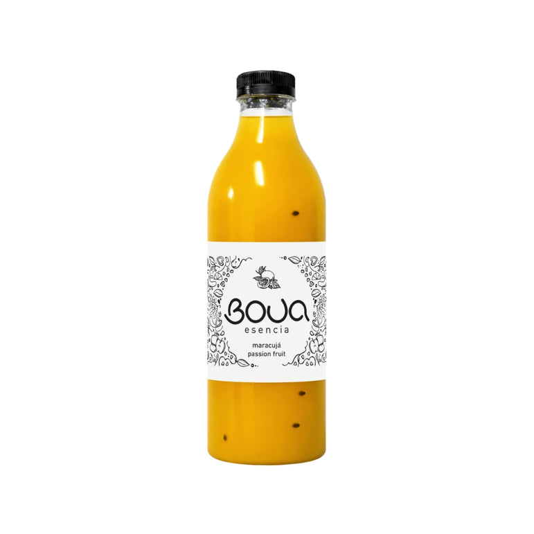 Garrafa PET de preparado BOUA Esencia Maracujá Passion Fruit, com tampa preta.