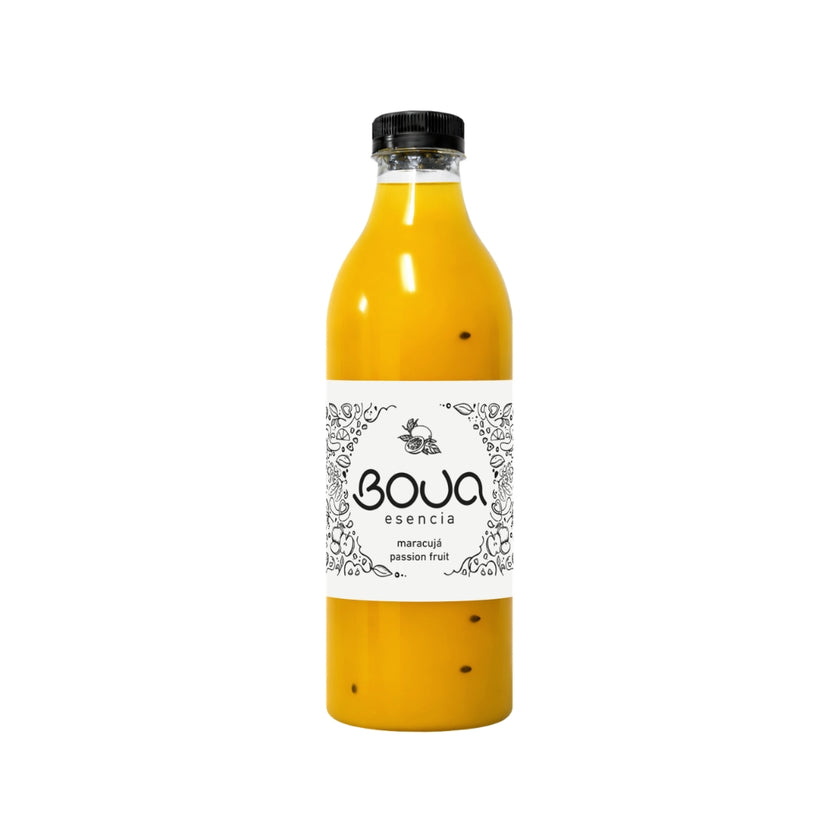 Garrafa PET de preparado BOUA Esencia Maracujá Passion Fruit, com tampa preta.