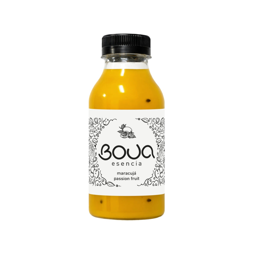 Garrafa PET de preparado BOUA Esencia Maracujá Passion Fruit, com tampa preta.