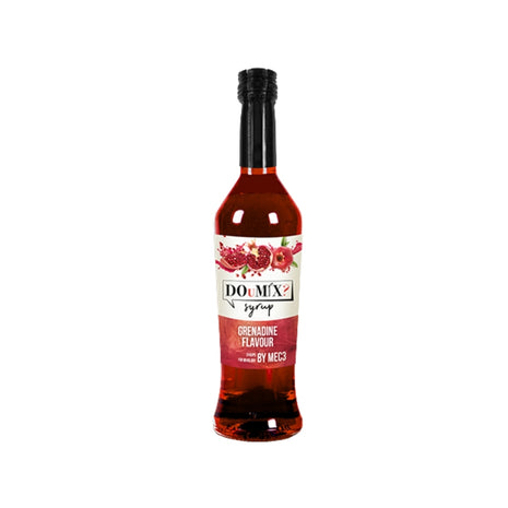 Garrafa de xarope DOuMIX? Grenadine, com romãs no rótulo e tampa preta.